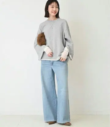 SLOBEIENA +81BRANCA/하치이치블랑카 별주 슬릿 맨투맨