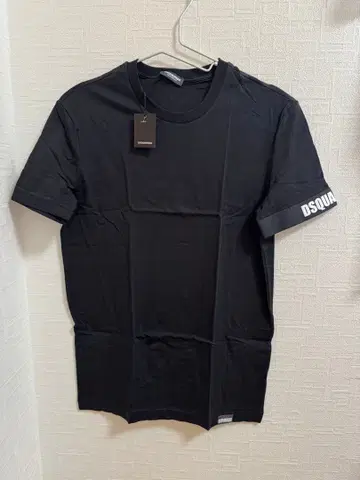 새상품 디스퀘어드 T 셔츠