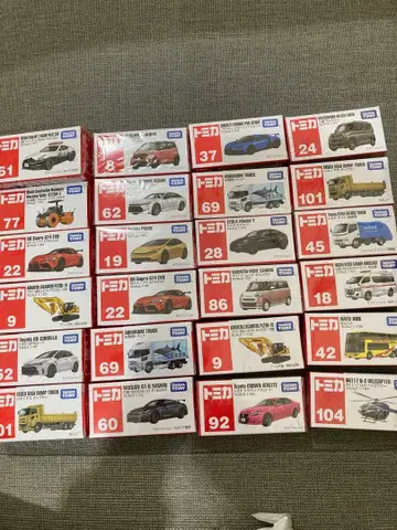 토미카 미개봉 새상품 24대!