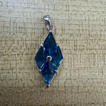 시베리안 블루 쿼츠 목걸이 탑 750