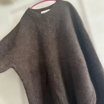 브라운 울 스웨터