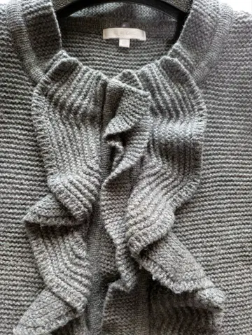 그레이 프릴 니트 가디건
