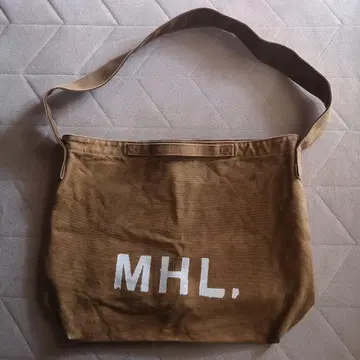 MHL. 브라운 캔버스 숄더백