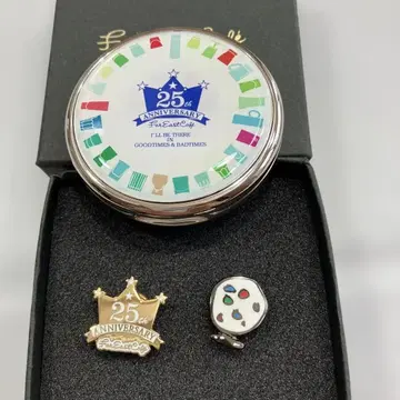 오다 카즈마사 Cafe 기념품 핀즈, 거울