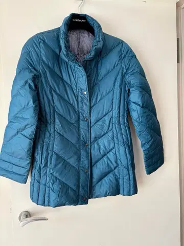 (할인 상품) 다운 자켓 M 사이즈