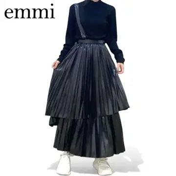 미사용품 emmi atelier 워셔블 레이어 플리츠 스커트 블랙