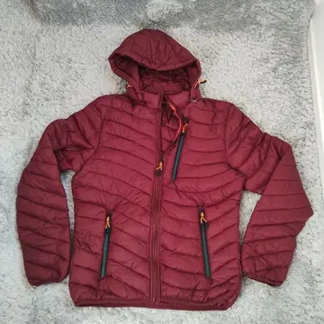 후드 부착 버건디 다운 자켓