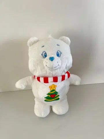 케어베어 크리스마스 트리 자수의 화이트 봉제 인형