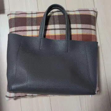 익명 배송 새상품급 아틱 러그 숄더백 차콜 그레이