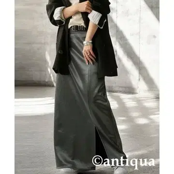 antiqua 안티카 미 실루엣 새틴 쭈리 롱 타이트 스커트 그레이