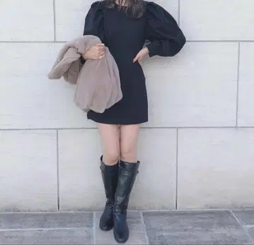 블랙 퍼프 슬리브 미니 원피스