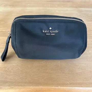 kate spade 블랙 나일론 파우치