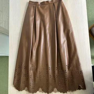 르 쉘 블루 브라운 플레어 스커트 레이스 컷 아웃