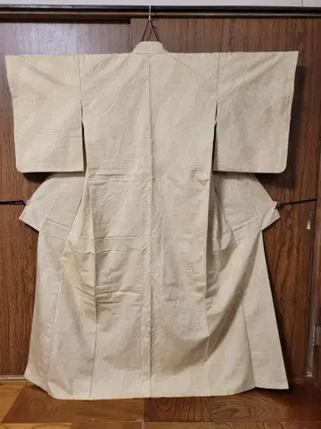 키세이  키코, 십자가 패턴 기모노