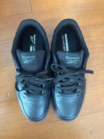 리복 럭스 블랙 스니커즈