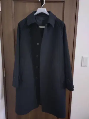 유니클로 싱글 브레스 코트 네이비