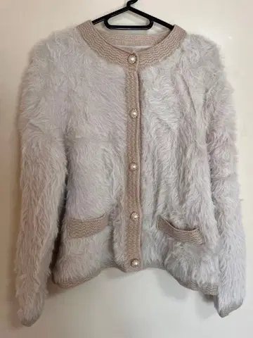 TRUBE 퍼풍 화이트 가디건 프리 사이즈