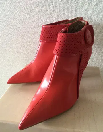 미사용 새상품 MISS SIXTY 레드 스틸레토 부티 23cm