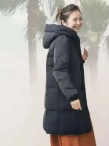 서니 라벨 이종 소재 절개 롱 다운 자켓