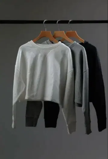 T.japan 크롭 맨투맨 상의 화이트