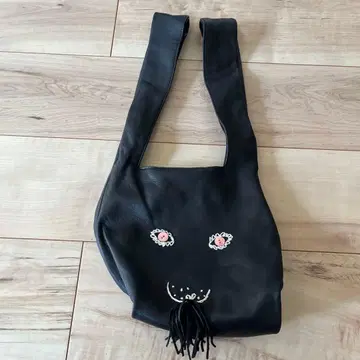 mina perhonen 블랙 가죽 토트백 토끼