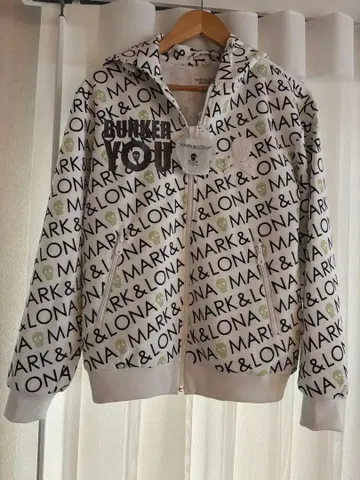 택 포함 새상품 완판템 MARK & LONA BUNKER YOU 후드티