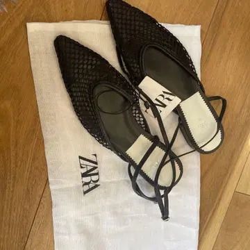ZARA 블랙 메쉬 플랫슈즈