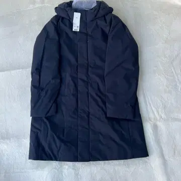 유니클로 후드 부착 하이브리드 다운 코트