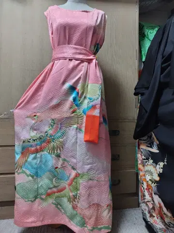 후리소데 실크 스톨 포함 리메이크 원피스입니다.