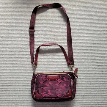 퍼플 카모 패턴 숄더백