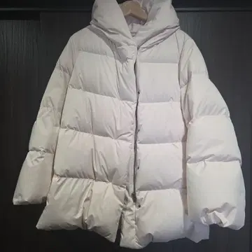 후드 부착 연한 다운 자켓