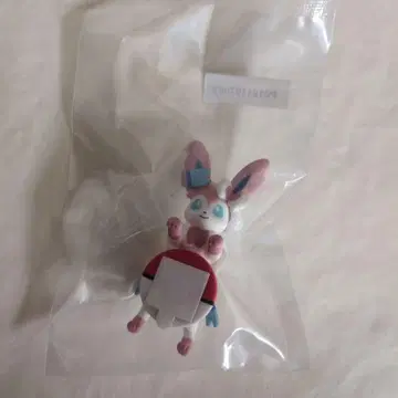 포켓몬 제일복권 F상 길거리 산책 챠라링 프렌드 님피아