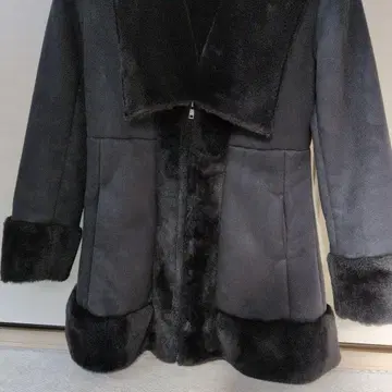 [ LIP SERVICE ] 페이크 롱 무스탕