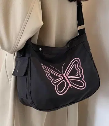 나비 자수 나일론 숄더백