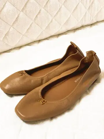 GRACE AVENUE 브라운 플랫슈즈