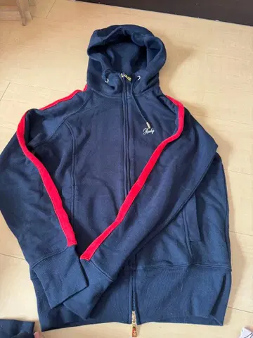 Rady 네이비/레드 셋업