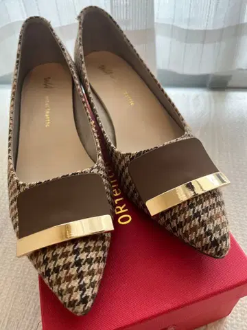 스퀘어 버클 플레어 힐 펌프스 41