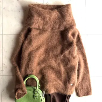 새상품급 루니 라쿤 100% 긴팔 샤기 니트 스웨터 보송보송 F 브라운