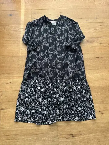 플라워 프린트 블랙 원피스