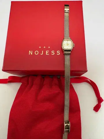NOJESS 손목시계 골드