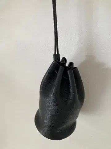 Aeta 복조리 가죽 백