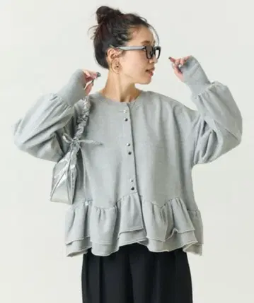 [ 새상품 ] FREAK'S STORE 2WAY 밑단 프릴 풀오버