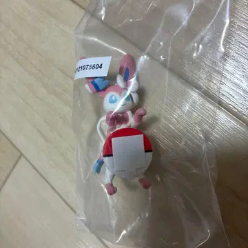 포켓몬 1번 복권 F상 니피아 길거리 산책 챠라링 프렌즈