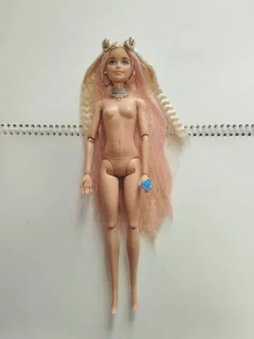 바비 엑스트라 인형 본체와 액세서리만