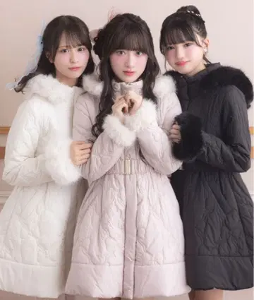 suyunn 퍼&벨트 부착 리본 퀼팅 핏&플레어 코트