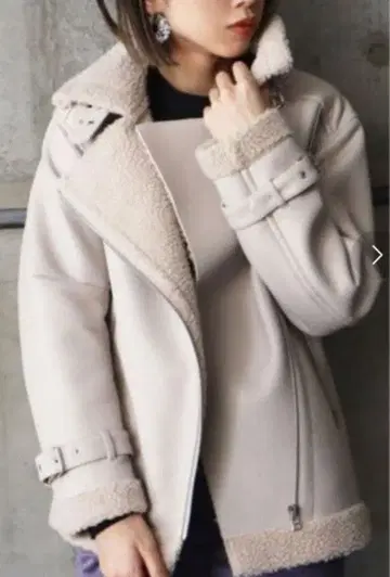 EMODA 보아 라이더 자켓