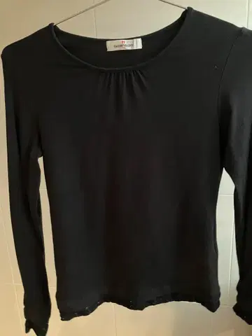 [ 시착만 한 상품 ] 갤러리 비스콘티 블랙 긴팔