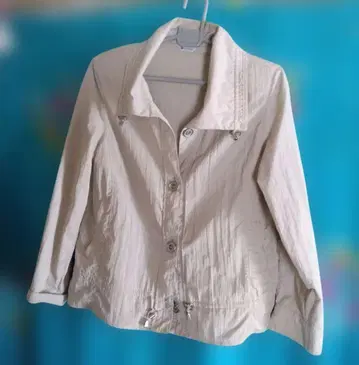 베이지 나일론 숏 기장 자켓