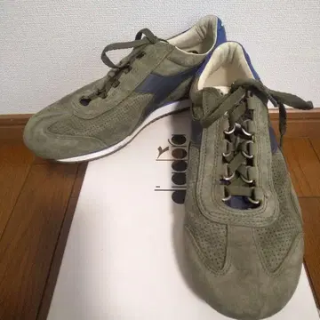 디아도라 헤리티지 스니커즈 23.5cm