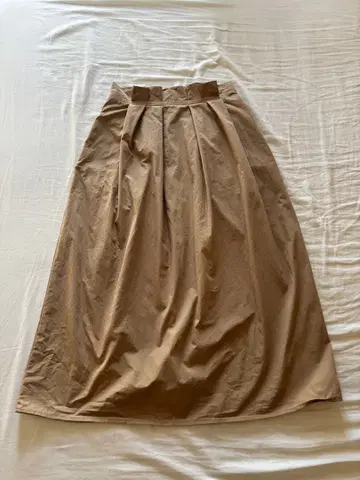 띠어리 럭스 24SS JESSIE 워셔블 턱 스커트 완판